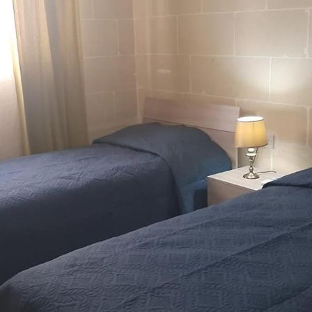 Your Basic Lodging Gozo Marsalforn Exteriör bild
